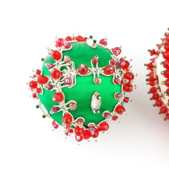 Vintage Satin Beaded Push Pin Christmas Ornaments Red Green Cream Lot Of 2 - Picture 3 of 12